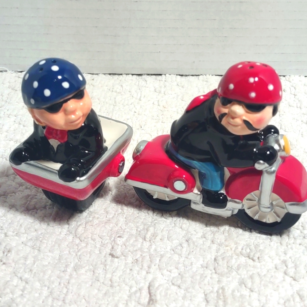 Motorcycle Riders Salt/Pepper Shakers